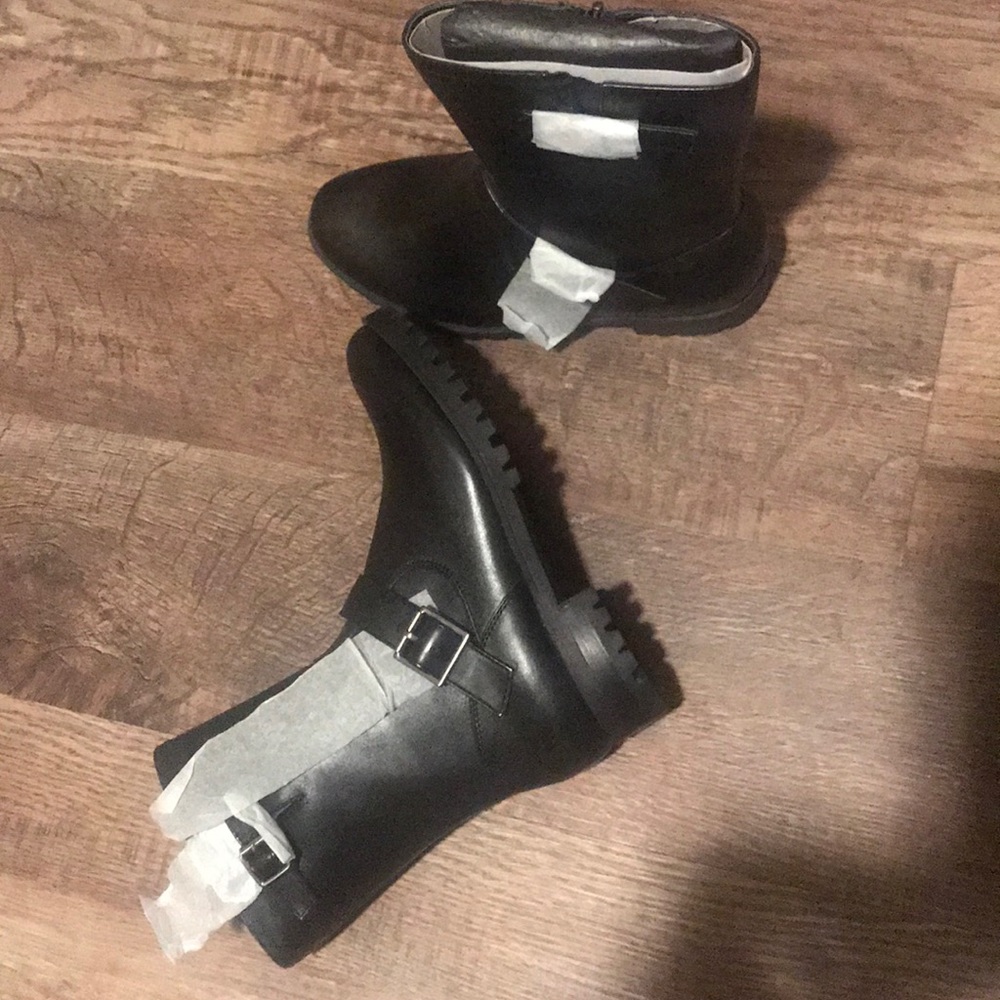 Tahari Women's TA-Daria Boots